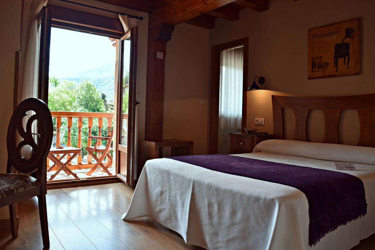 Posada Valle Del Oso Lerones Екстериор снимка